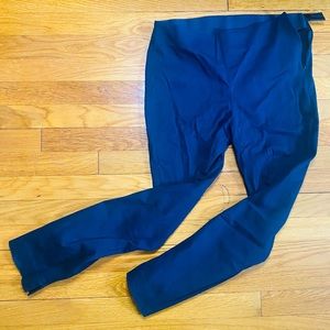 Old Navy Cigarette Pants in Navy Blue Never worn Women’s Size 8 Cute for Office